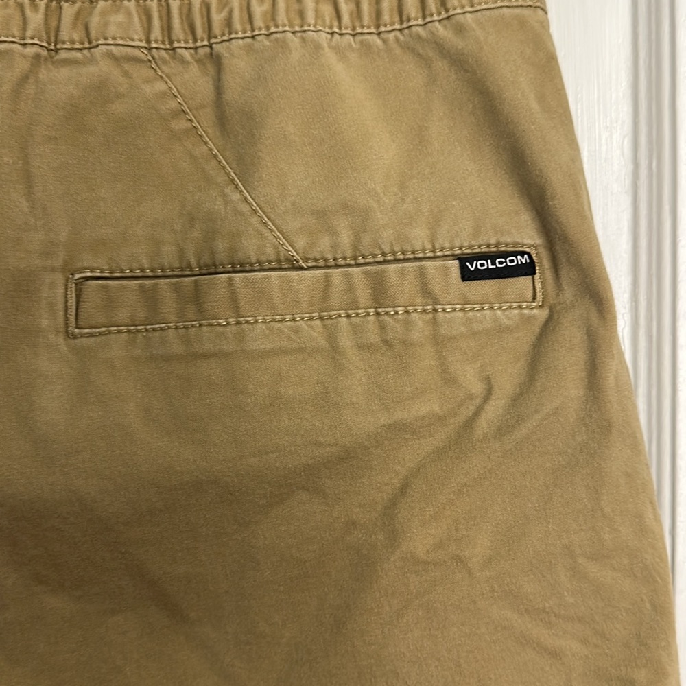 Volcom Khaki Drawstring Shorts Size Large - image 5